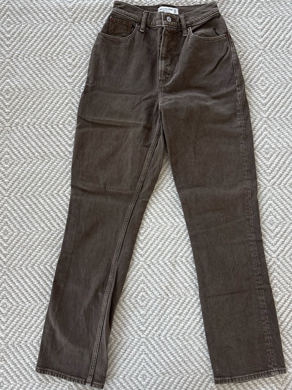 Abercrombie & Fitch Curve Love The 90’s Straight Ultra High Rise Jeans in Brown